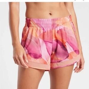 Athleta printed mesh racer run short 4” Size XS